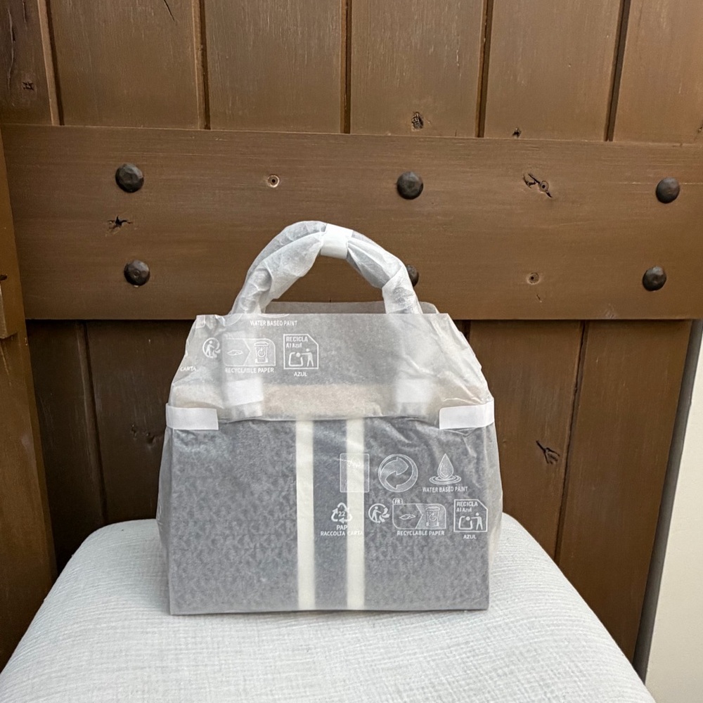 Michael Kors Marilyn Medium Signature Logo Stripe Satchel originally $398 NWT - Picture 6 of 9